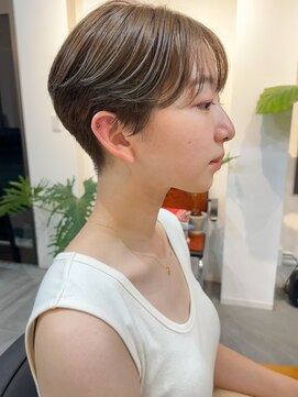 モーメント(a moment) マニッシュショートxグレージュ