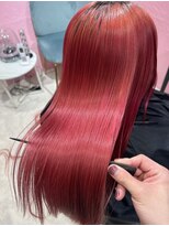 エマ(emma) 〈艶感カラー×美髪×レッド×ピンク〉