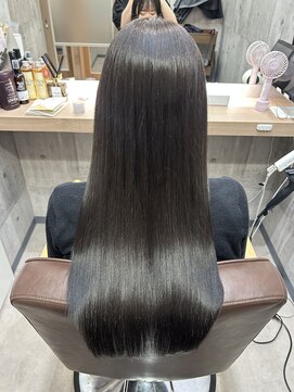 アリアバイエクラート 新宿南口店(ARiA by ECLART) ふんわりと自然な仕上がり縮毛矯正！