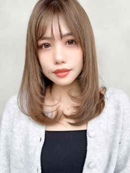 フルオーダーメイドで、貴方の髪質に最適な施術で髪質改善しながら艶のある髪を実現。今までにない艶髪へ。