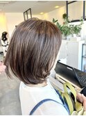 ミディアム白髪ぼかしハイライトアッシュカラー