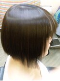 個性的な前下がりショートボブ　髪質改善ナチュラルストレート