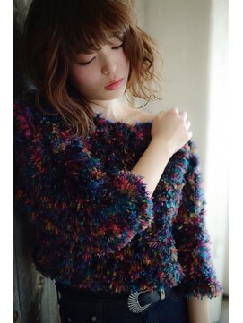 ルタ(LuTa by siesta＆LiCO) グレージュ ひし形シルエット 切りっぱなしボブ エアリー