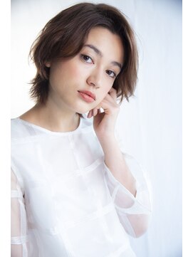 ビューティーアンドケアカロン(Beauty and Care CALON) 【センシュアルな光】フェミニティーベージュで可憐な美しさに