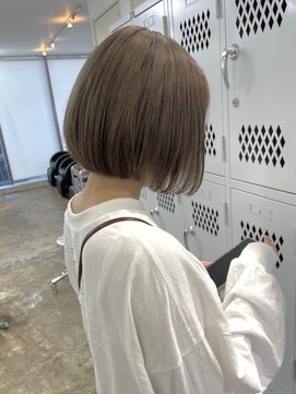 サンク 原宿 表参道(cinq) ミニボブダブルカラーインナーカラーハイライトケアブリーチ