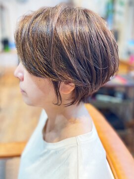 カミビトグロウ(kamibito glow) 透明感カラー★ハイライトミルクティーベージュ小顔ショート