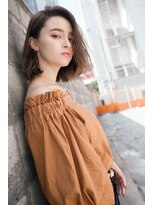 ★くびレイヤーエモージュ小顔似合わせカット斜めバング