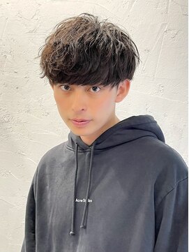 アーリー(Ali'i) ソフトツイストパーマ刈り上げマッシュパーマアッシュブラック