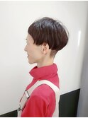 30代・40代・50代にオススメ 個性的コンパクトマッシュショート