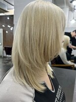 イリ 心斎橋(ili)&nbsp;ハイトーンカラーミルクティーベージュレイヤーカット