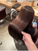 乾かすだけで艶感溢れる髪に