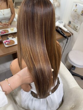 ココルアナ(coco luana) レイヤーカット/ハイライトカラー/韓国/髪質改善