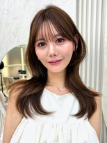 アフロートリノ(AFLOAT Leino) 結べるミディアムレイヤー 巻きすぎないゆる巻きくびれヘア