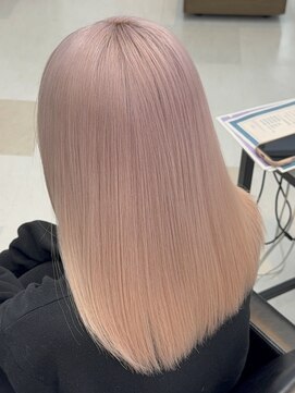 サーモンピンク