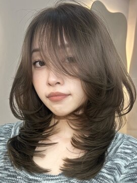 ヨロ 小岩(YOLO) ハイライトショートヘアレイヤーカットイルミナカラー