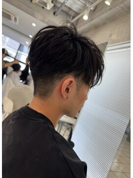 エミュ 表参道 青山(emu) 刈り上げ前下がりセンターパート大人髪表参道