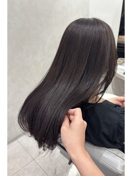 アラナ 平尾(alana) ミディアム×アッシュグレージュ