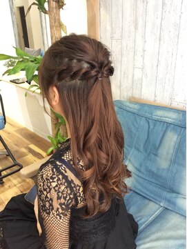 モンクール ファム(mon coeur femme) ハーフアップ