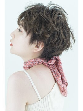 エアー 福岡(AIR) 【air-FUKUOKA】大人かわいいショート　黒髪も可