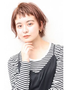 シトロン ブラン(CITRON blanc) オン眉 ゆるふわカール くびれボブ 耳掛け