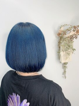 イーラ(era) 《era》ダブルブルー 艶ツヤボブ みわ