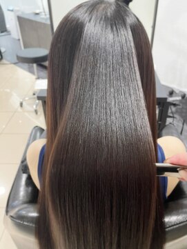 ラブクロムトーキョー オモテサンドウ(LOVECHROME OMOTESANDO) ツヤ髪ロング　髪質改善　簡単スタイリング