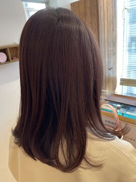 エクリ 麻布十番(equri) 柔らかブラウンのゆるふわミディ