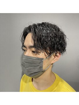 ディセンシー(Dicency) センターパート×ツイストスパイラル