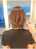 くびれ外はね切りっぱなしボブハイライトグラデーションベージュ