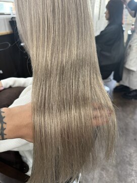 ルクスバイアフィナー(Luxo by Afinar) ホワイトグレージュ