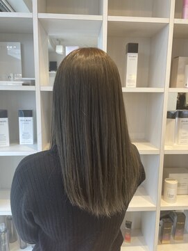 ヘアデザイン ファブロ(hair design FABRO.) 【担当:藤岡勇気】オリーブグレージュカラー