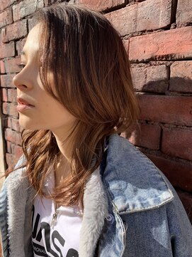 ヘアーアンドメイク シーク 八王子(HAIR&MAKE SeeK) ミディアムレイヤー×ベージュカラー