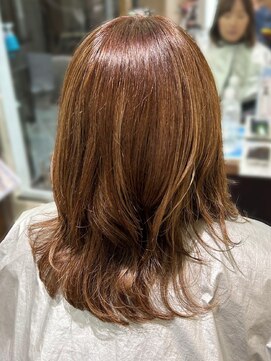 ユーアンボワーズ(U-AMBOISE) 艶レイヤー【寝屋川/髪質改善/白髪ぼかし】