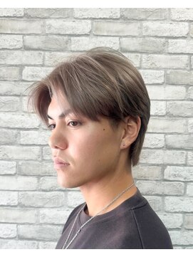 ヘアーアンドアイラッシュ ビス 下曽根店(Bis!) ミルクティーベージュのセンターパートマッシュ