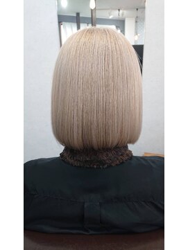 ハイトーンボブ