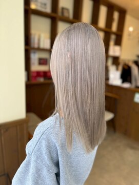 クロエバイラヴィズム 三条店(CLOE by LUVISM) ホワイトアッシュ