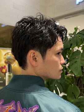 ピークアブー アヴェダ ギンザシックス(PEEK-A-BOO AVEDA GINZASIX) メンズショートパーマ メンズ刈り上げパーマ ビジネスヘア