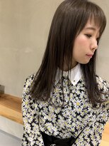 ニキータ(Nikiita)&nbsp;【Nikiita女子】グレージュカラーのオン眉ロング　　B88674