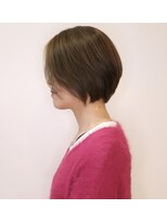 美容室 エンゼル(ENZEL)&nbsp;表面に段を入れた丸い系のボブ