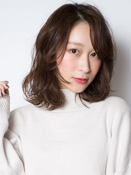 ミーティア バイ クアトロ(Meteor By QUATRO) 透明感UPの肌映え◎暗髪ルーズカールセミディ