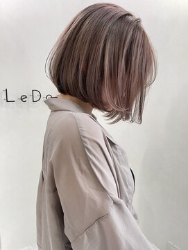 レド(LeDo) 大人かわいいボブ透明感カラー×まろやミルクティ×四日市