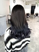 イリ 梅田(ili) ブルーカラー/ネビージュ/韓国風巻き/姫カットレイヤー/