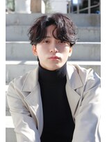 メンズ韓国ヘア　瀬結感のあるパーマスタイル