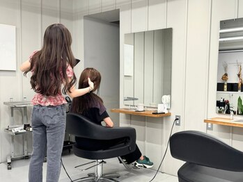 バルベストーキョーサウス(BARBES TOKYO SOUTH)の写真/メイク・肌の色・服の好みなど、一人ひとりの魅力を引き出すアナタだけのヘアスタイルに◎［表参道］