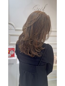 クオール(Quol) レイヤーカット　フルハイライトイノアカラー片野