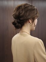 アビー(ABBEY)&nbsp;お呼ばれヘア、シニヨンヘア、ゆるふわ、結婚式、結婚式二次会