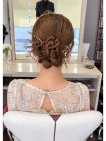 アース 郡山コスモス通り店(HAIR&MAKE EARTH) 編み込みシニヨン×華やかアップアレンジ