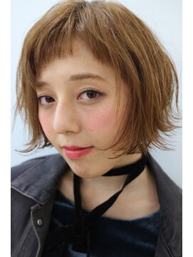 ハコ(HACO) 眉上アシメバング×ショートボブ