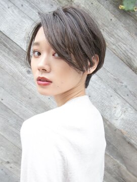 ルティア(Lutia) 大人かわいい グレージュ 似合わせボブ