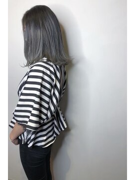 モルニ(MORNI) グレーカラー_マロンベージュ Aラインボブ かきあげ